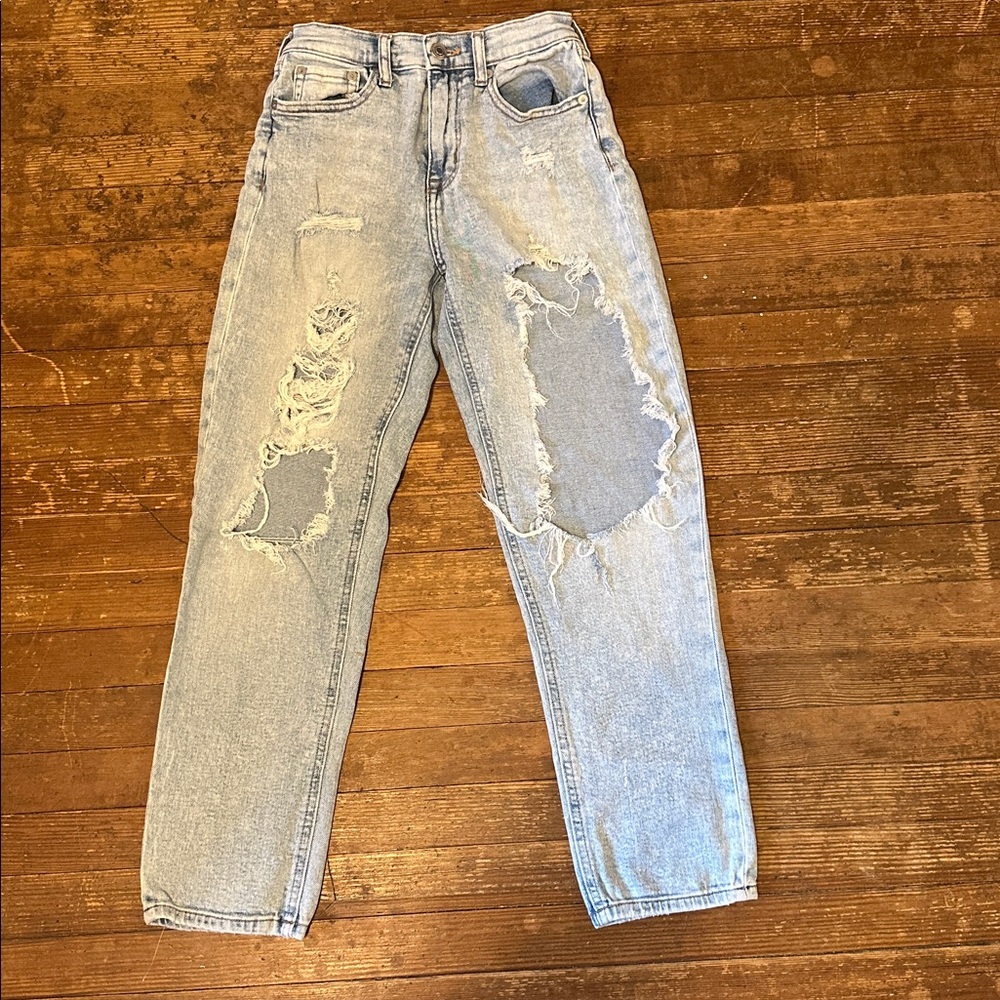 american eagle light blue mom jeans